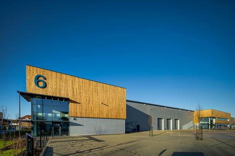 Distribution warehouse to rent, Headley Rd E Reading RG5 4SN