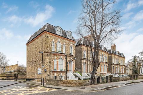 2 bedroom flat for sale, Loughborough Road, London SW9