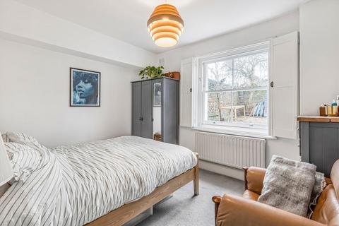 2 bedroom flat for sale, Loughborough Road, London SW9