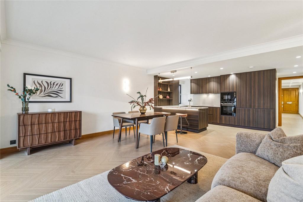 Kitchen/Reception