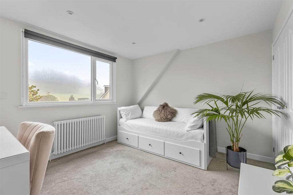 Bed 3.jpg