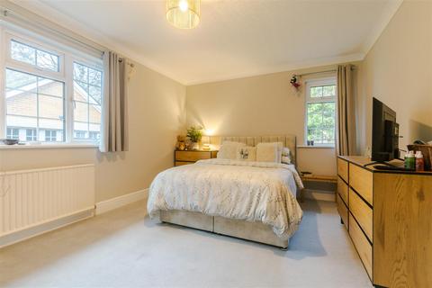 3 bedroom detached bungalow for sale, Lakeside Drive, Scunthorpe
