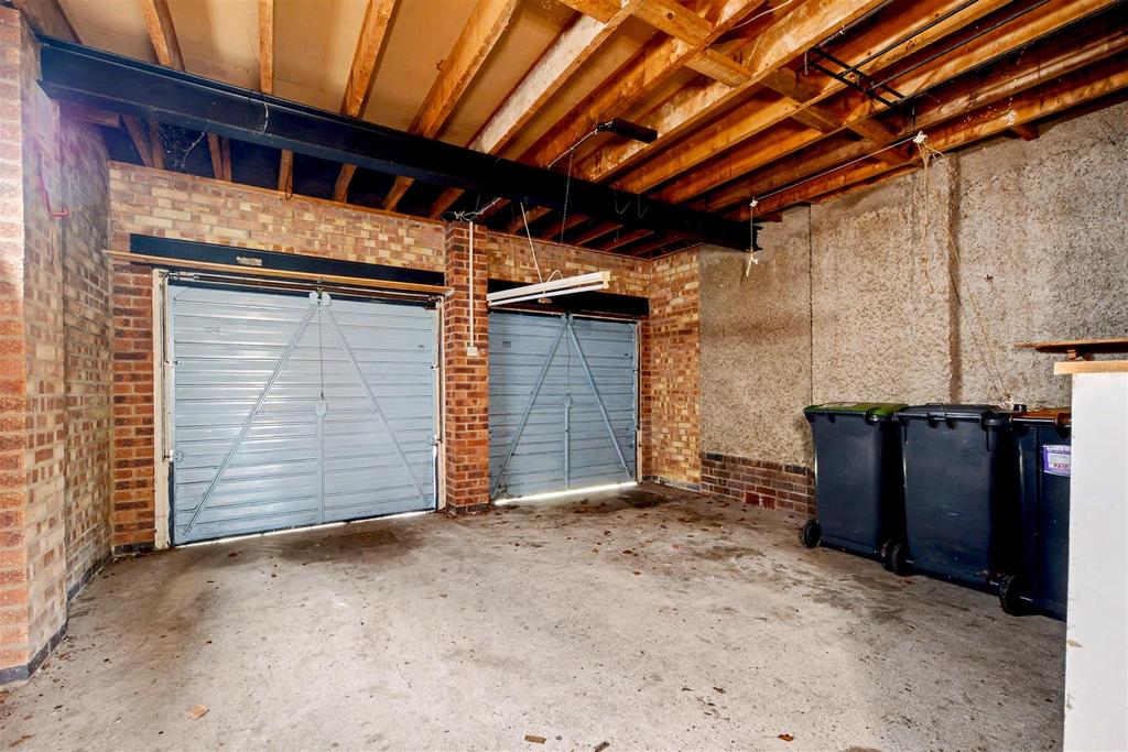 Garage.jpeg