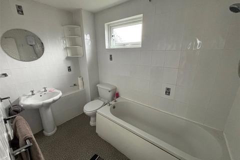3 bedroom terraced house to rent, Baildon Chase, West Yorkshire LS14