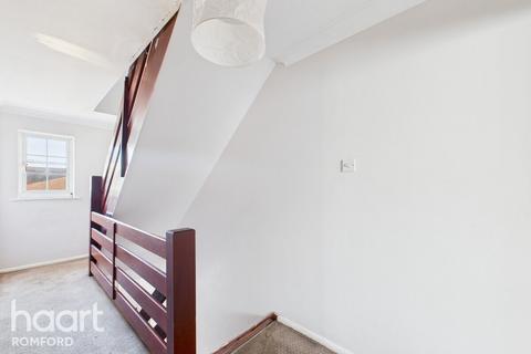 Kensington Road, Romford, RM7 9DA