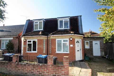 1 bedroom semi-detached house to rent, Meopham Road, Mitcham