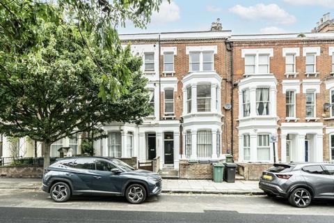 2 bedroom flat to rent, Gascony Avenue, London NW6