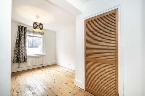 2 bedroom flat to rent, Gascony Avenue, London NW6