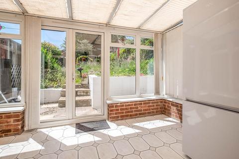 2 bedroom semi-detached house to rent, Pilot Road, Kent ME1