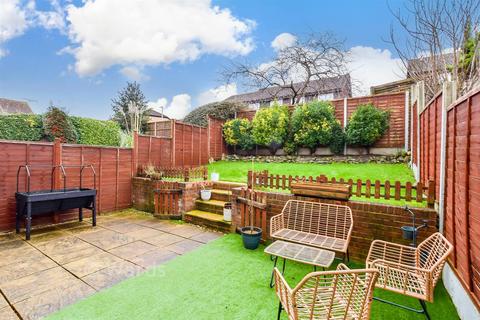 3 bedroom semi-detached house for sale, Redsells Close, Maidstone ME15