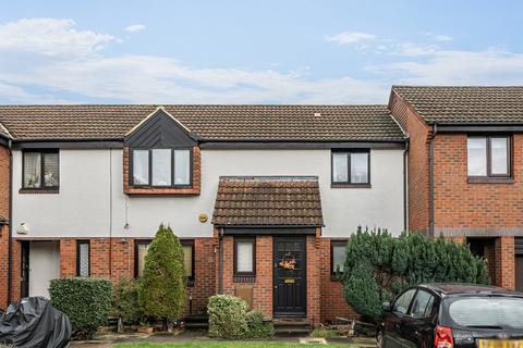 2 bedroom flat for sale, Hamilton Close, London, SE16