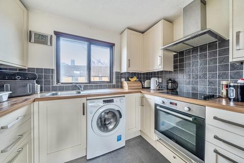 2 bedroom flat for sale, Hamilton Close, London, SE16
