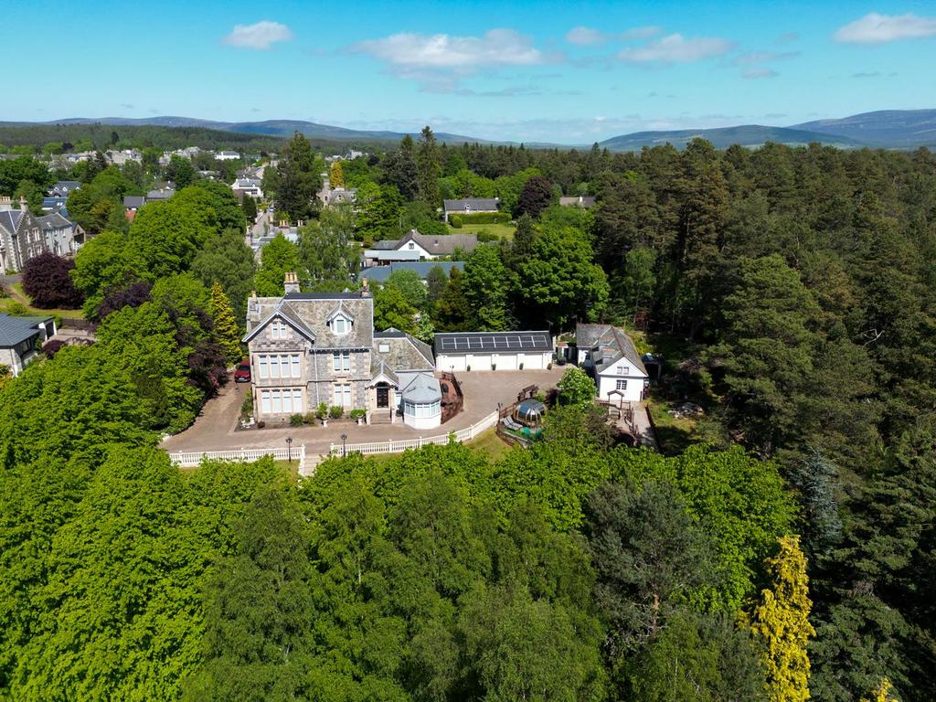 Dunstaffnage House Grantown On Spey