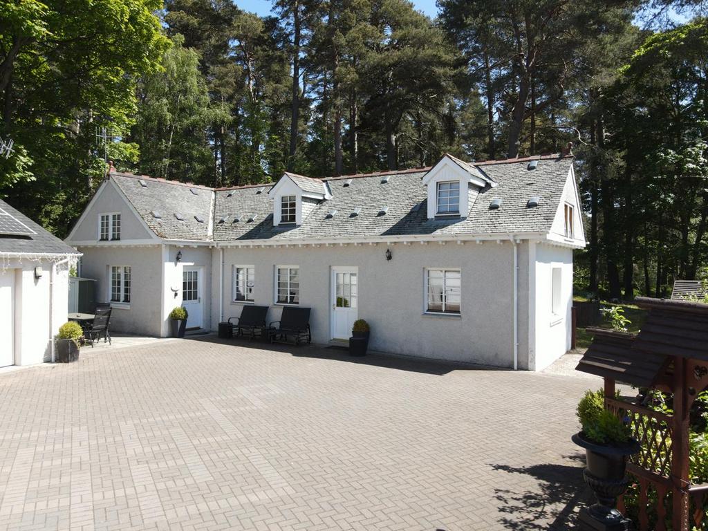 Dunstaffnage Cottage Grantown On Spey