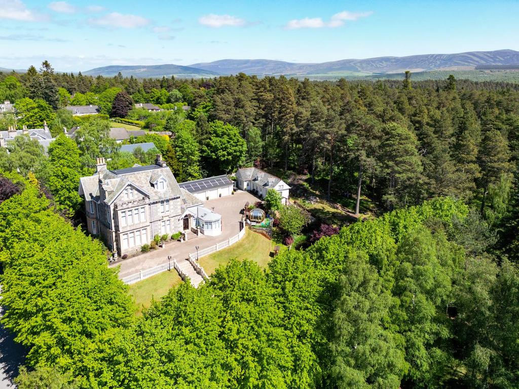 Dunstaffnage House Grantown On Spey