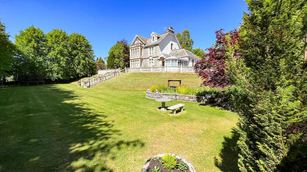 Dunstaffnage House Grantown On Spey