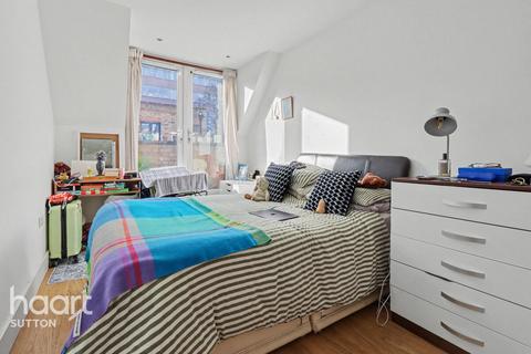 1 bedroom flat for sale, Wimbledon Hill Road, London