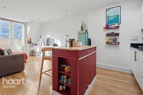 1 bedroom flat for sale, Wimbledon Hill Road, London