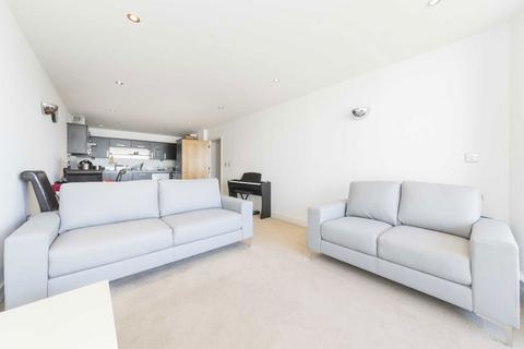 1 bedroom flat to rent, Western Gateway, London E16