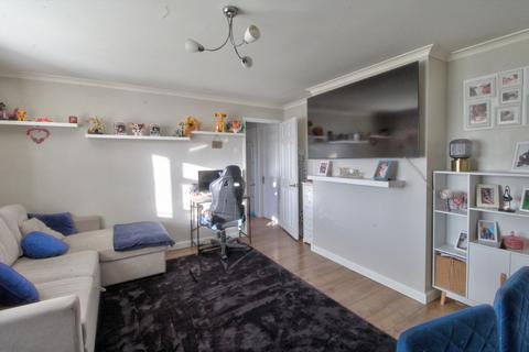 2 bedroom flat for sale, The Dashes, Harlow