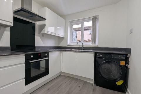 2 bedroom terraced house to rent, Dulverton Place, Leeds