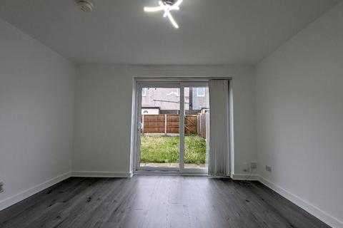 2 bedroom terraced house to rent, Dulverton Place, Leeds