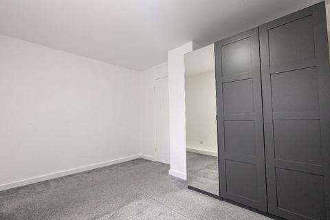 2 bedroom terraced house to rent, Dulverton Place, Leeds
