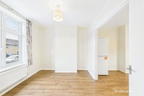 3 bedroom terraced house to rent, Littlefield Road, Edgware HA8