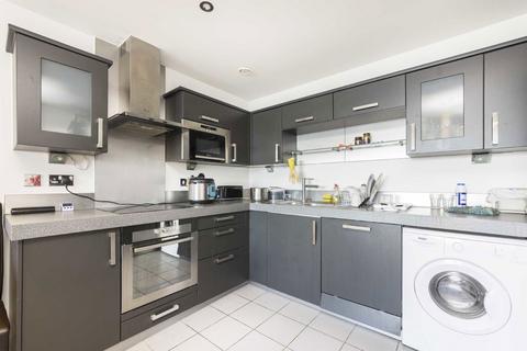 1 bedroom flat to rent, Western Gateway, London E16