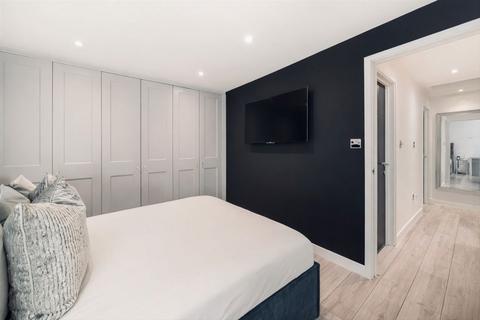 1 bedroom flat for sale, Wine Close, London E1W