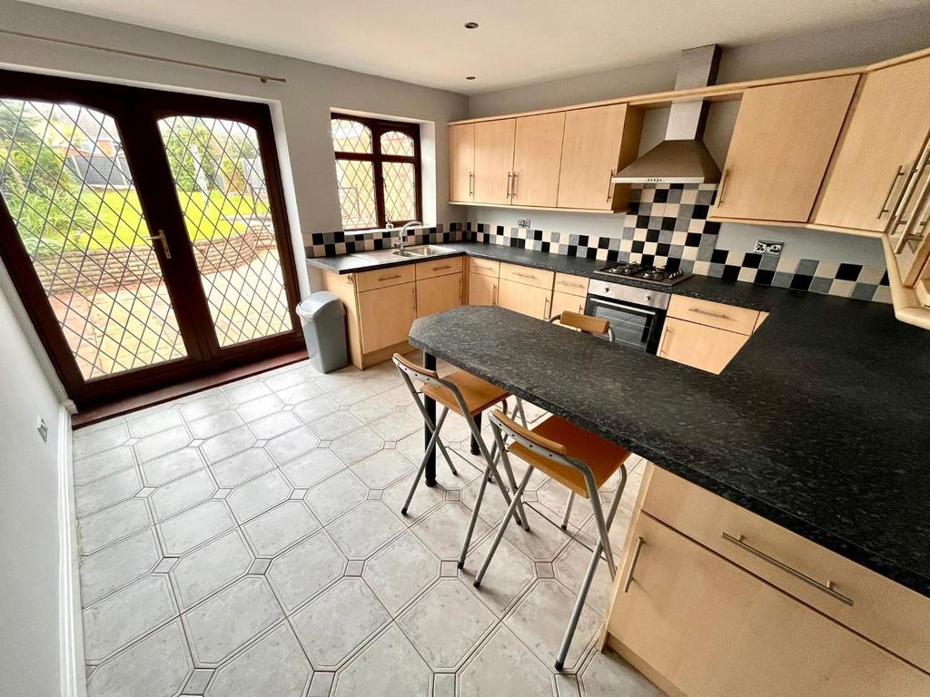 KITCHEN 2.jpeg