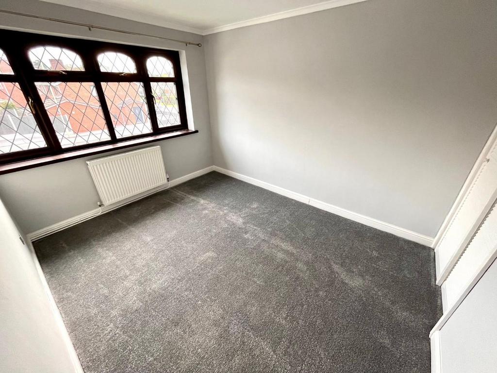BEDROOM.jpeg