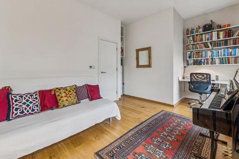 2 bedroom flat for sale, Blenheim Crescent, W11