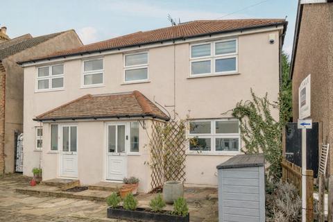 4 bedroom semi-detached house for sale, Bloomfield Road, Bromley, BR2