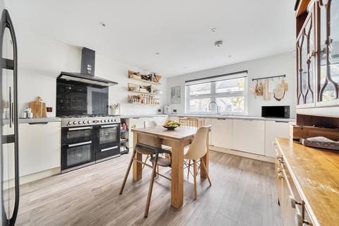 4 bedroom semi-detached house for sale, Bloomfield Road, Bromley, BR2
