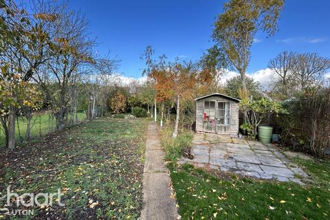 undefined, Green Lane, LUTON