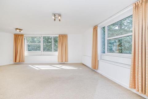 2 bedroom apartment to rent, Heathside, Weybridge, Surrey, KT13