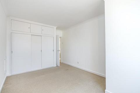 2 bedroom apartment to rent, Heathside, Weybridge, Surrey, KT13