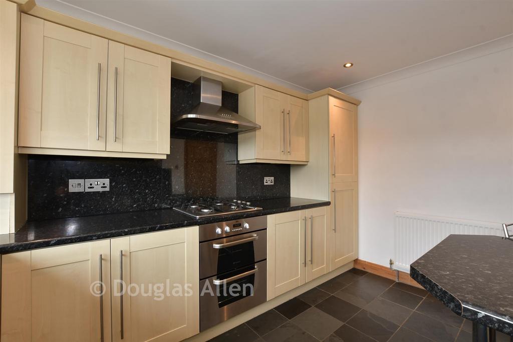 Kitchen/ Breakfast Room