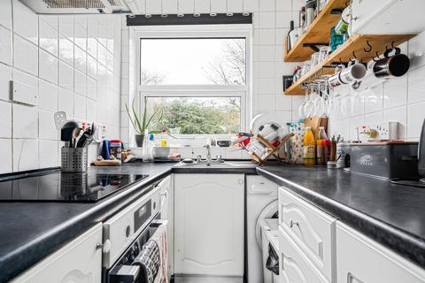 2 bedroom flat for sale, Bridle Close, Enfield