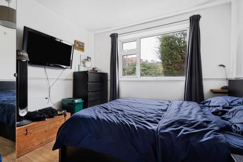 2 bedroom flat for sale, Bridle Close, Enfield