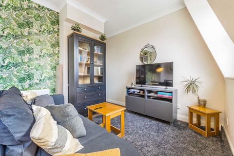 1 bedroom flat to rent, Pembridge Gardens, London W2