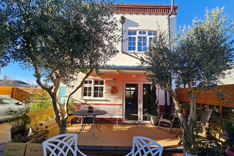 3 bedroom detached house for sale, Campbell Road, Deal CT14