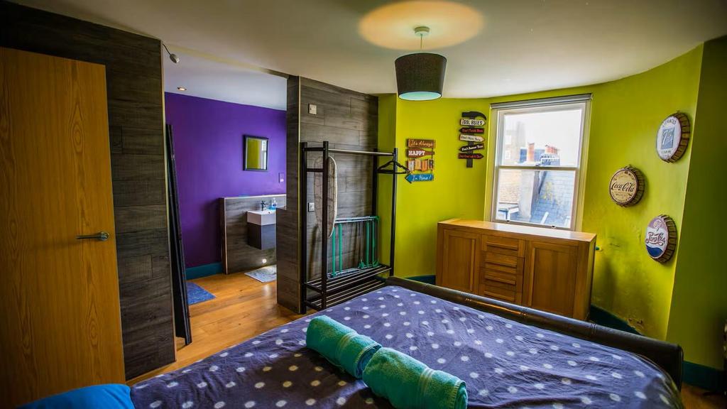 Bedroom shot 2.jpg