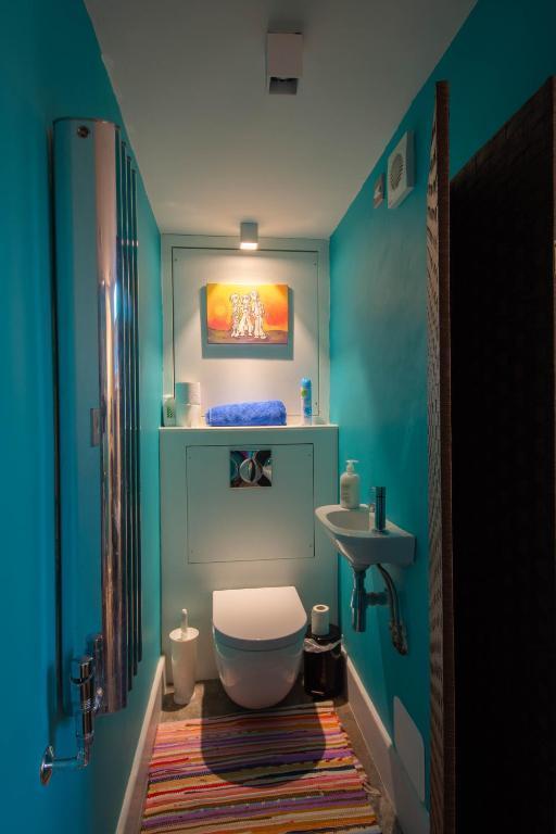 Cloakroom.jpg