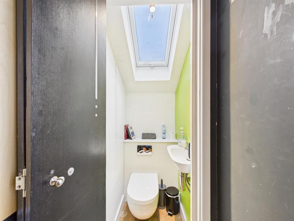 Cloakroom,(Flat C)