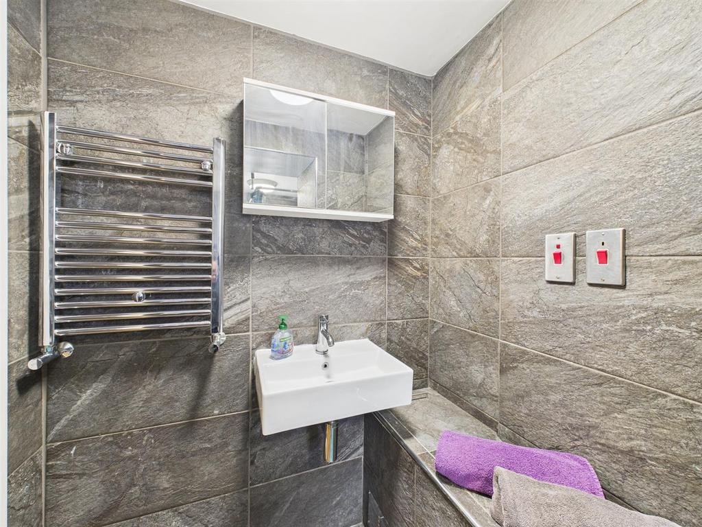 Wet room alt shot,(Flat C)