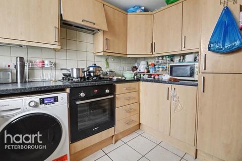 3 bedroom semi-detached house for sale, Phoenix Close, Fletton