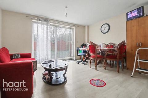 3 bedroom semi-detached house for sale, Phoenix Close, Fletton