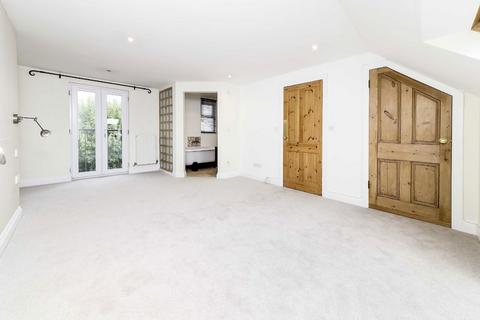 undefined, Royal Road, Teddington TW11